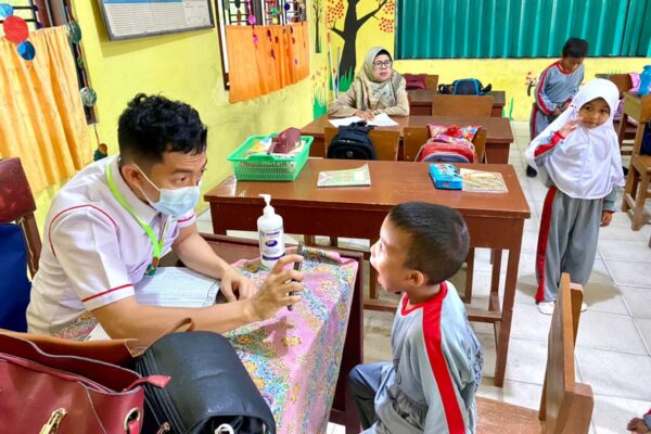 PEMERIKSAAN SKRINING PENJARINGAN KESEHATAN PESERTA DIDIK PADA SEKOLAH DASAR