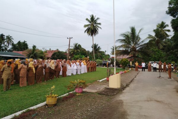 KEGIATAN APEL PAGI GABUNGAN SE KECAMATAN BATANG ANAI